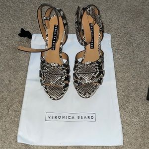 🌺Veronica Beard 🌺snake print ankle wrap sandal